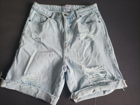 Roztrhané kraťasy veľkosť 31., house,m
