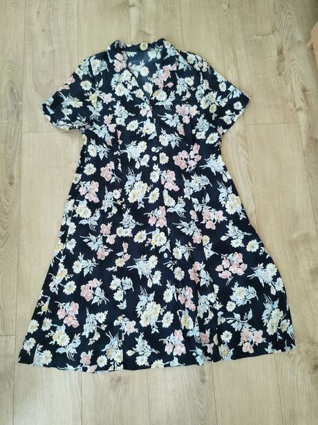 Kvetované šaty s gombíkmi, l