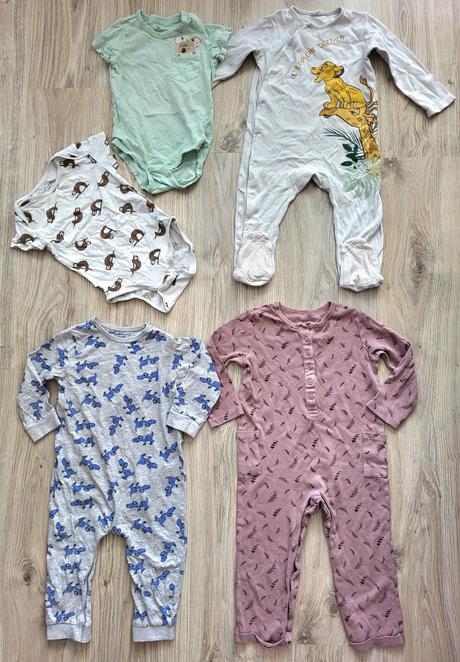 Set pyžamiek na 18 až 24 mesiacov, 92
