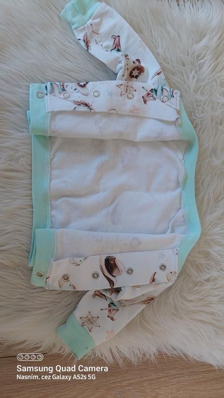 Tensia mikina na gombiky, 68