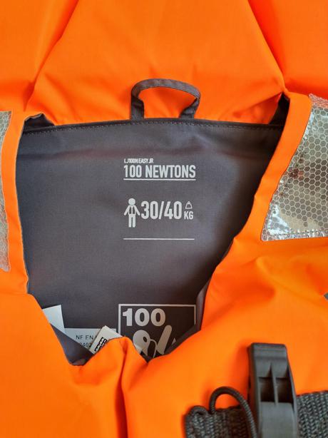 Záchranná vesta, s