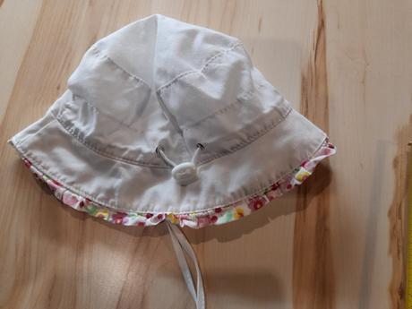 Ľahký letný klobúčik, 104