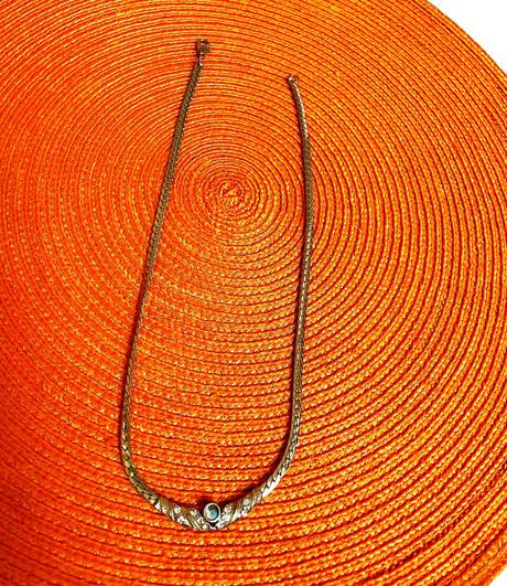 Náhrdelník s opálom,