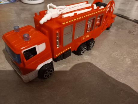 Poziarnicke auto s privesom, 