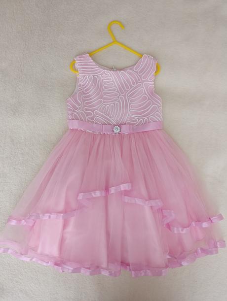 Spoločenské šaty, 122