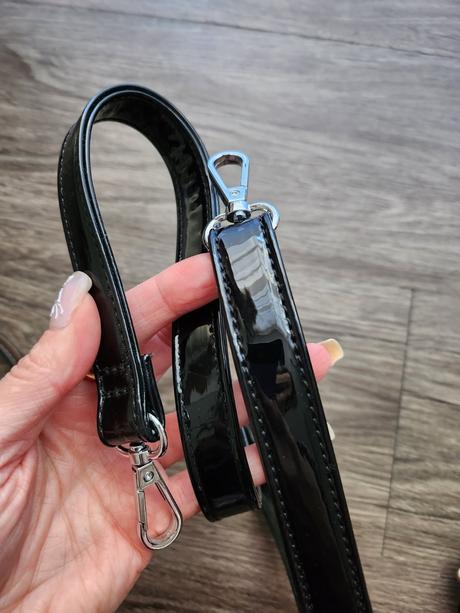 Popruhy na kabelky, guess