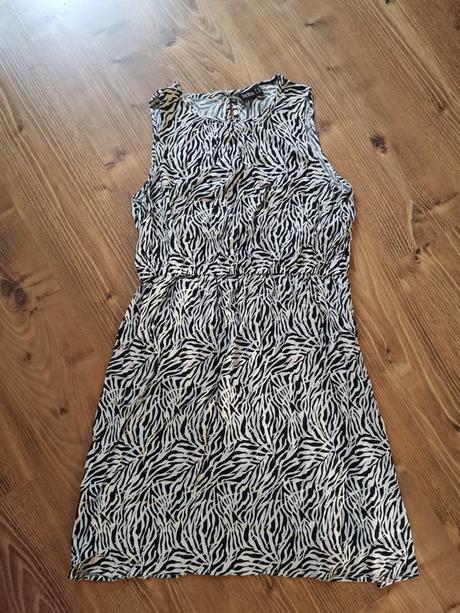Letné šaty, 44
