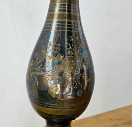 Elegantná štíhla mosadzná váza, india (34,5 cm),