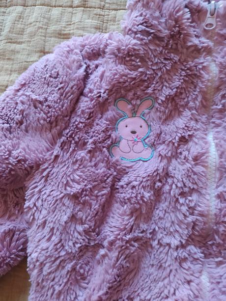 Bundička so zajacikom, 98