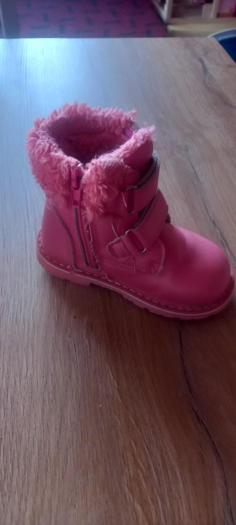 Dievčenské čižmy, 22