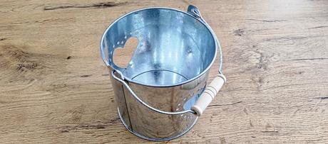 Vedierko so srdiečkom, 