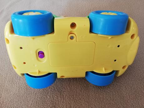 Hracie autíčko so psíkom, 