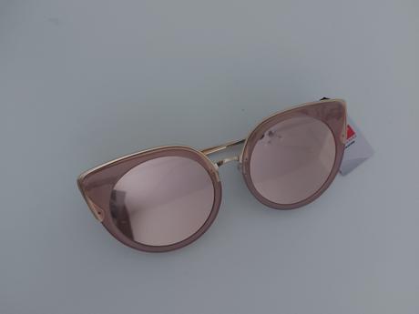 Nové extravagantné slnečné okuliare, 