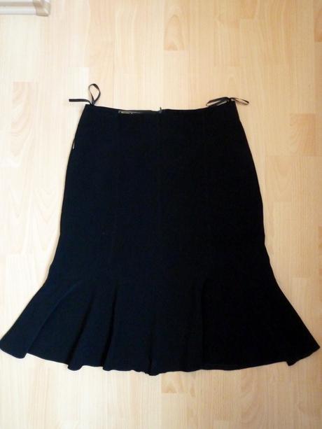 Kvalitna cierna podsita sukna velk.40-42, 40