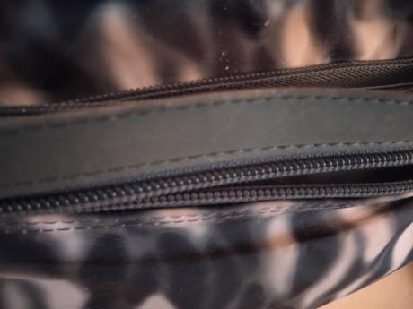 Kabelka malá s 8vreckami hedgren,