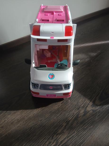 Barbie karavan+sanitka, 