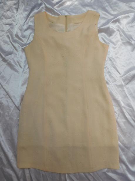 Pekne puzdrove šaty, 38