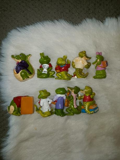 Kinder hračky,