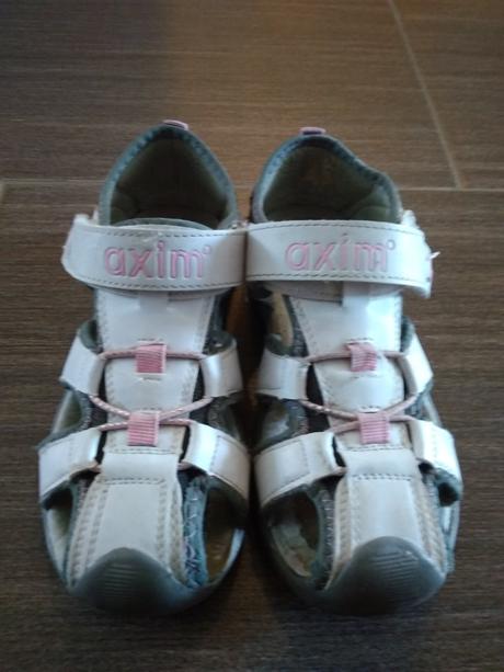 Dievcenske topanky, 33