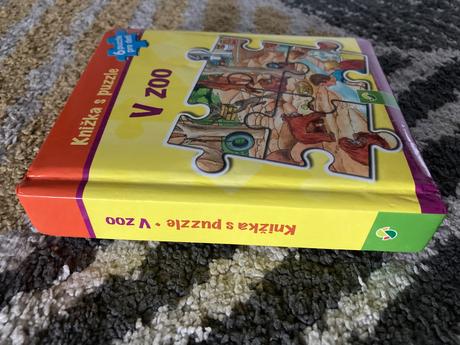 Knižka s puzzle v zoo,