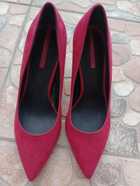 Červené lodičky, reserved,37