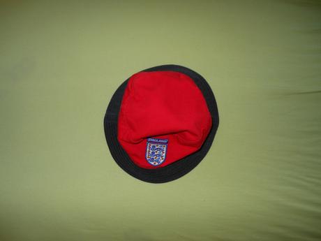 4ks tričko, tielko, kraťasy a klobúk england 86/92, 86