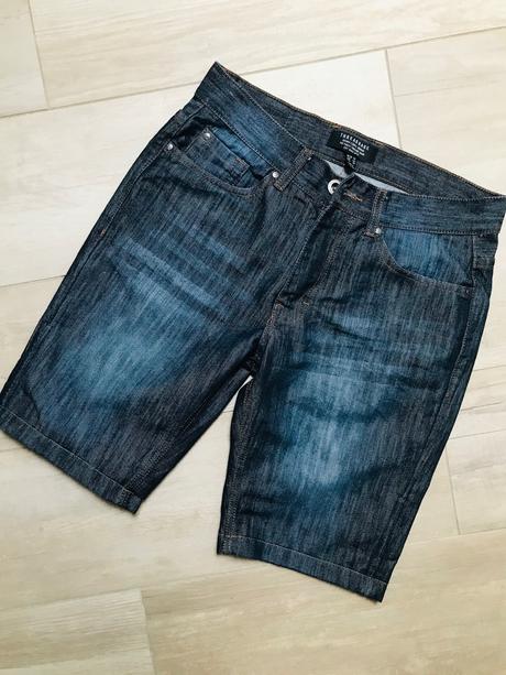 Perfektné riflové kraťasy, 40