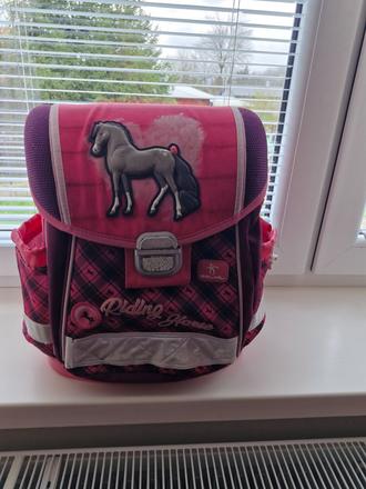 Školská taska koník, 