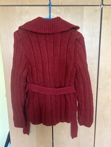 Škoricový ručne robený sveter, 146