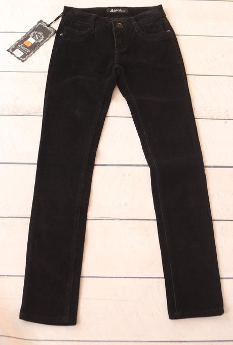 Menžestrové nohavice, 26