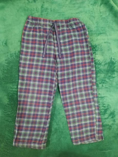 Pyžamo 98/104 v peknom stave, lupilu,98