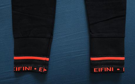 Predám dievčenské športové tepláky, 128