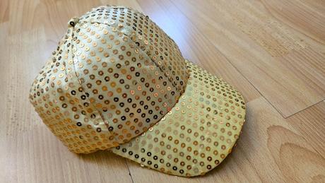 Dievcenska siltovka so zlatymi flitrami, 