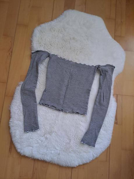 Pruhované tricko off shoulder na ramená, xs