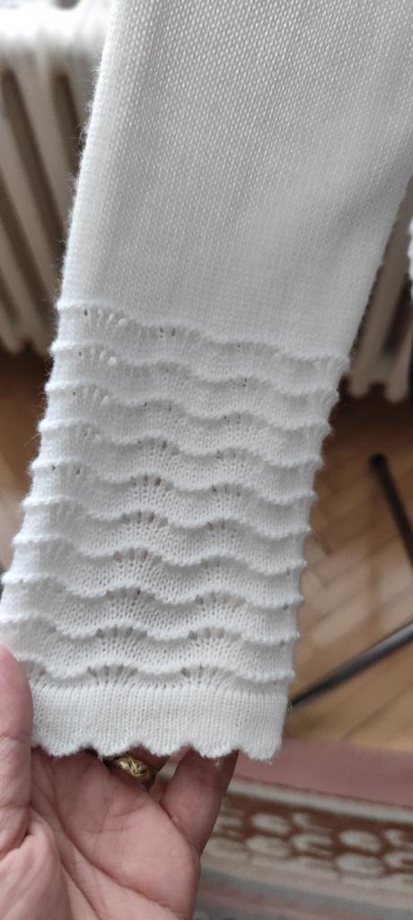 Biely svetrík jomar, 140