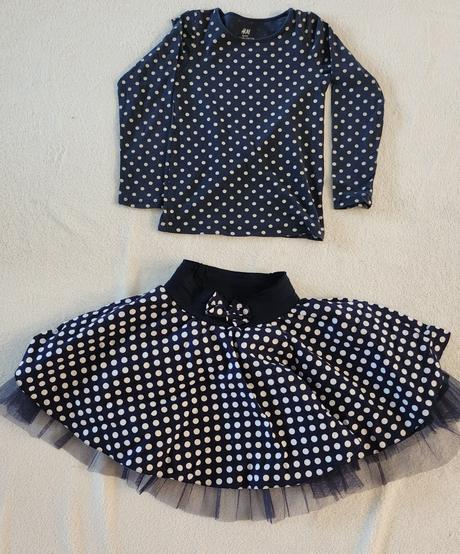 Komplet bodkovaná sukňa a tričko, h&m,110