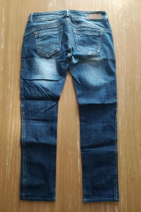 Dámske rifle 4 ks (nové) cena za ks 10 eur., m / s