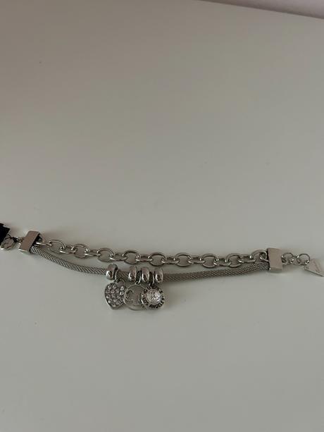 Guess náramok, guess