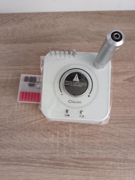 Brúska na nechty clavier, 