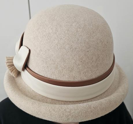 Vlnený - plstený klobúk, 56