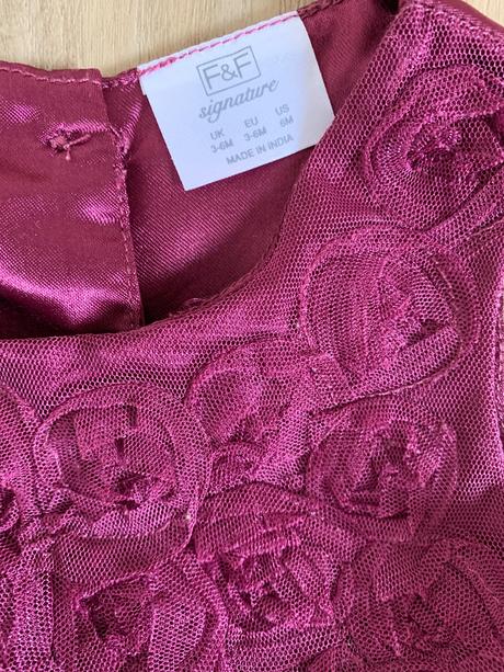 Skladané, tylové šaty s kožušinovým bolerkom, f&f,68