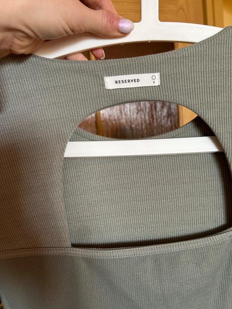 Upletove saty 1x oblecene, reserved,s