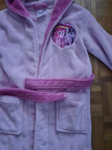 Dievčenský župan, 128