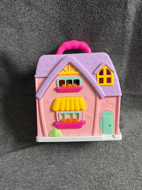 Domček s bábikami s príslušenstvom, 