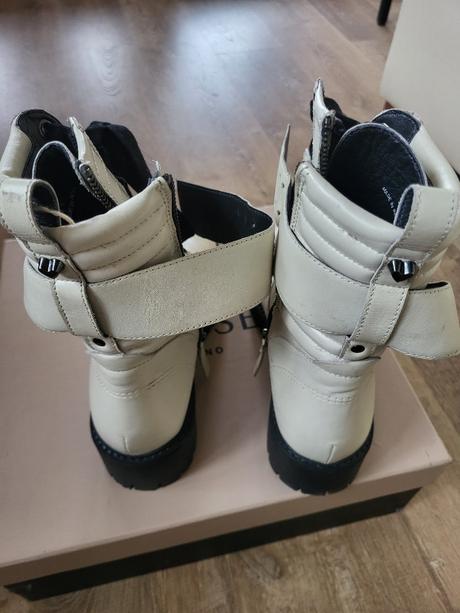 Predám krásne poltopánky značky twinset, 36