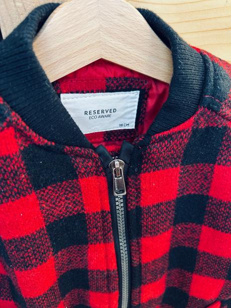 Bombera, reserved,98