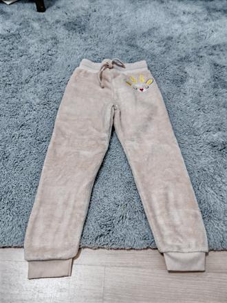 Vyteplene béžové úžasné tepláčiky na 110/116, 110