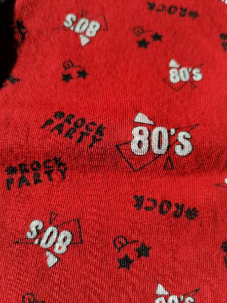 Červeno-modré tričká, piazza italia,98