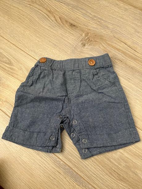 Sivý slávnostný komolet, 74