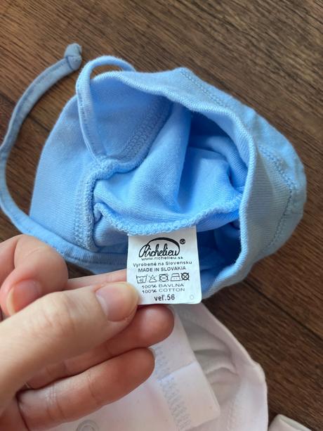 Mikinka a čiapka, richelieu,56